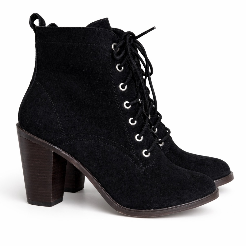 BCBGeneration Bennie Boots Womens 9.5 Black Suede Lace Up Block Heel Ankle